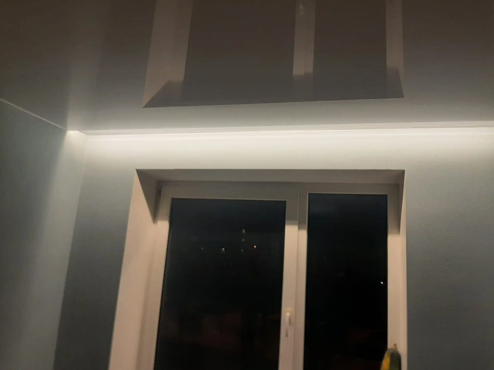Белый глянцевый натяжной потолок с LED-подсветкой, EuroLagi, Ида-Вирумаа.